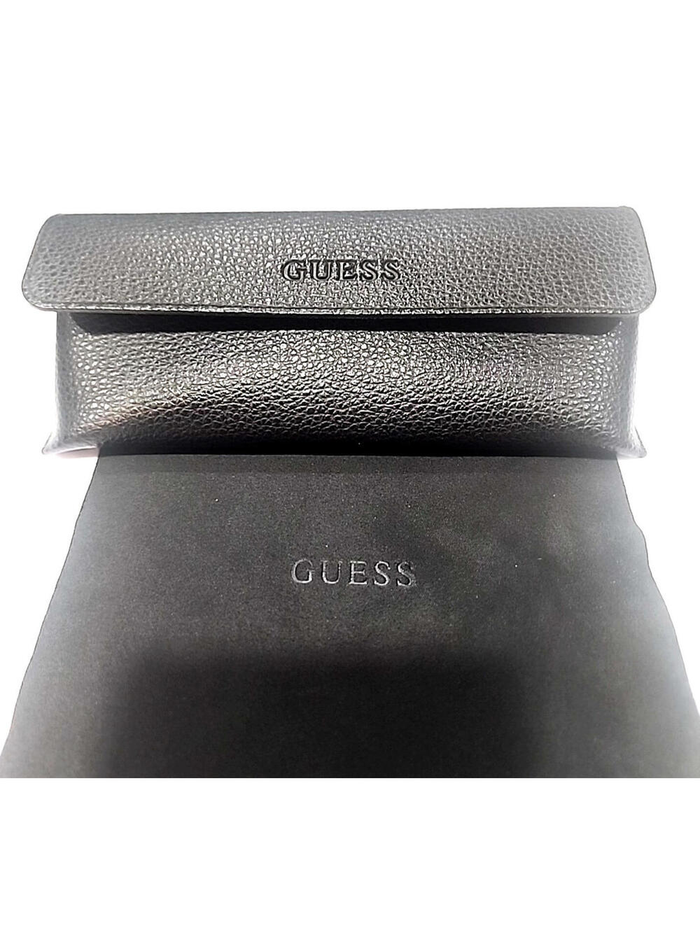 Guess Large Black Faux Leather Soft Case w Cloth - Picture 1 of 3